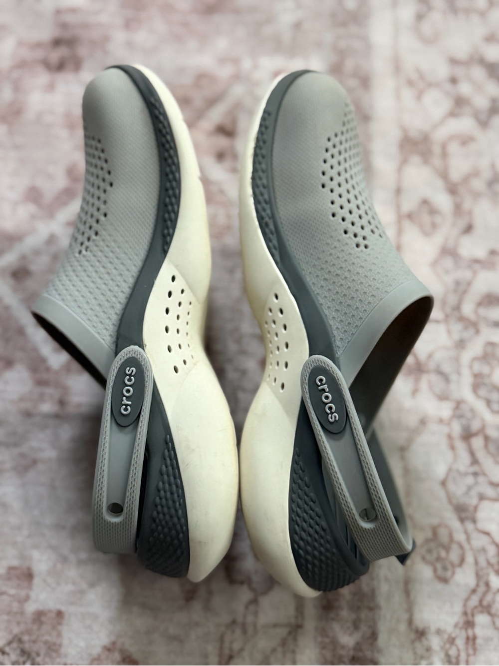 CROCS unisex Slip-On Clogs shoes women’s size 8 or men’s size 6
